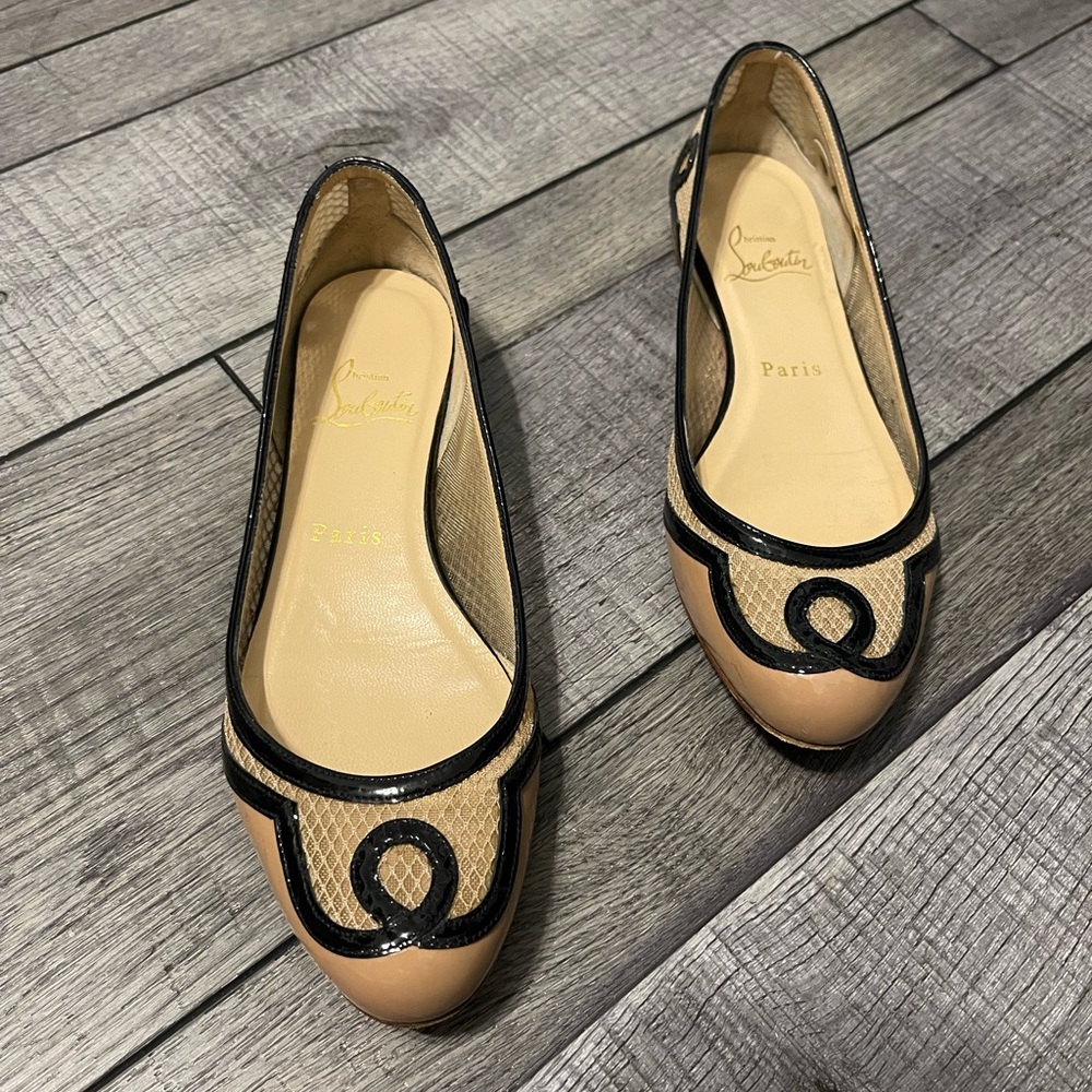 Christian Louboutin Tan and Black mesh flats size 36